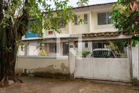 Casa à venda com 329m², 5 quartos e 4 vagasFachada