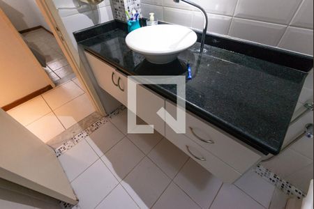 Casa à venda com 329m², 5 quartos e 4 vagasBanheiro 2