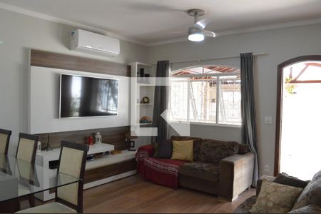 Sala de Estar de casa para alugar com 2 quartos, 138m² em Vila Miguel Vicente Cury, Campinas