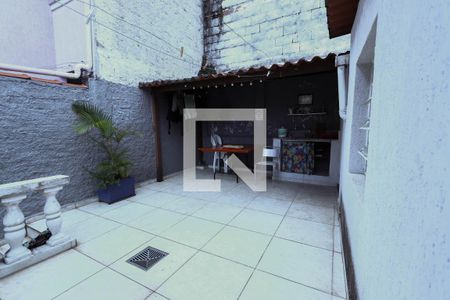 Casa à venda com 140m², 2 quartos e 1 vagaQuintal