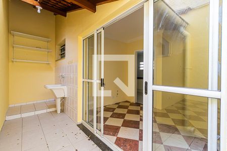 Casa de condomínio à venda com 145m², 3 quartos e 2 vagasÁrea de Serviço