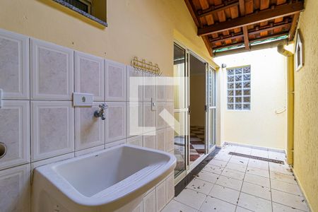 Casa de condomínio à venda com 145m², 3 quartos e 2 vagasÁrea de Serviço