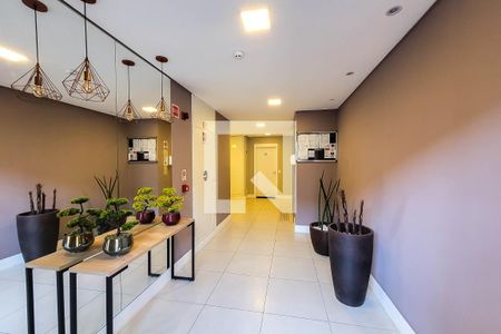 Apartamento à venda com 45m², 2 quartos e sem vaga Apartamento à venda com 45m², 2 quartos e sem vagaHall