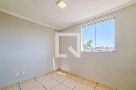 Quarto 2 de apartamento para alugar com 2 quartos, 53m² em Piratininga (venda Nova), Belo Horizonte