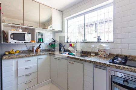 Casa à venda com 300m², 4 quartos e 2 vagas Casa à venda com 300m², 4 quartos e 2 vagasCozinha