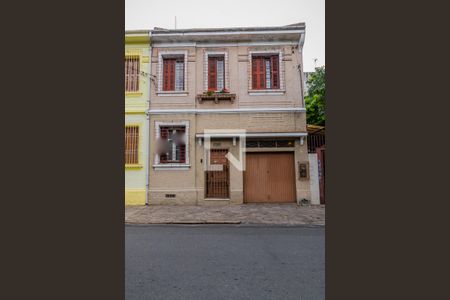 Casa à venda com 220m², 3 quartos e 1 vagaFachada