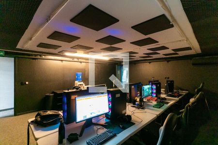 Casa à venda com 640m², 5 quartos e 4 vagas Casa à venda com 640m², 5 quartos e 4 vagasGaragem