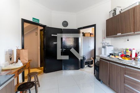 Casa à venda com 640m², 5 quartos e 4 vagas Casa à venda com 640m², 5 quartos e 4 vagasCozinha