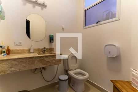 Casa à venda com 640m², 5 quartos e 4 vagas Casa à venda com 640m², 5 quartos e 4 vagasBanheiro Social