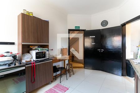 Casa à venda com 640m², 5 quartos e 4 vagas Casa à venda com 640m², 5 quartos e 4 vagasCozinha
