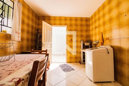 Casa à venda com 193m², 3 quartos e 1 vagaÁrea de Serviço