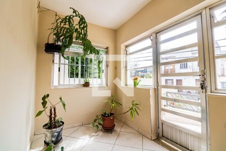 Entrada de casa à venda com 3 quartos, 193m² em Vila Guarani (zona Sul), São Paulo