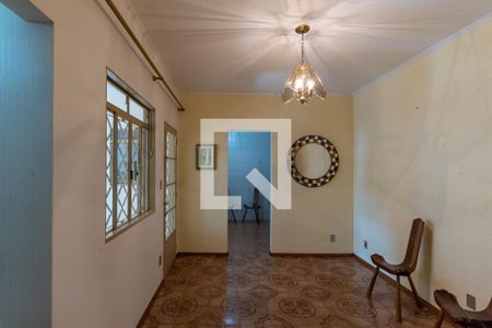 Casa à venda com 280m², 3 quartos e 2 vagas Casa à venda com 280m², 3 quartos e 2 vagasCasa dos Fundos-Sala