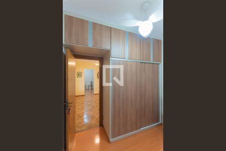 Casa à venda com 280m², 3 quartos e 2 vagas Casa à venda com 280m², 3 quartos e 2 vagasCasa dos Fundos-Quarto 1