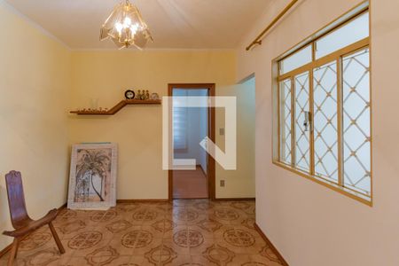 Casa à venda com 280m², 3 quartos e 2 vagas Casa à venda com 280m², 3 quartos e 2 vagasCasa dos Fundos-Sala