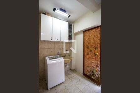 Casa à venda com 140m², 3 quartos e 2 vagasArea de Serviço