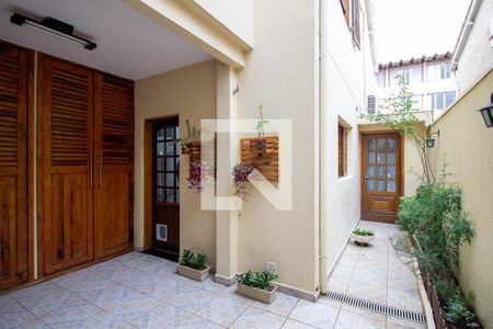 Casa à venda com 140m², 3 quartos e 2 vagasQuintal