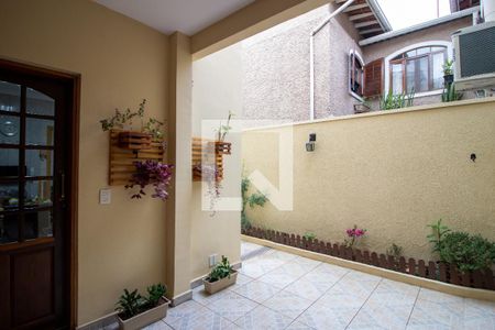 Casa à venda com 140m², 3 quartos e 2 vagasQuintal