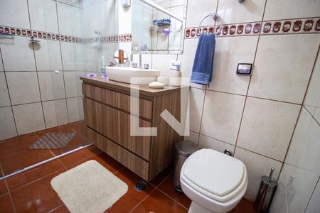 Casa à venda com 140m², 3 quartos e 2 vagasBanheiro da Suíte