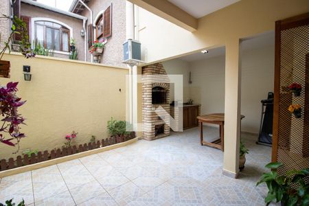 Casa à venda com 140m², 3 quartos e 2 vagasQuintal