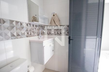 Casa de condomínio para alugar com 84m², 2 quartos e 1 vaga Casa de condomínio para alugar com 84m², 2 quartos e 1 vagaBanheiro da Suíte 1