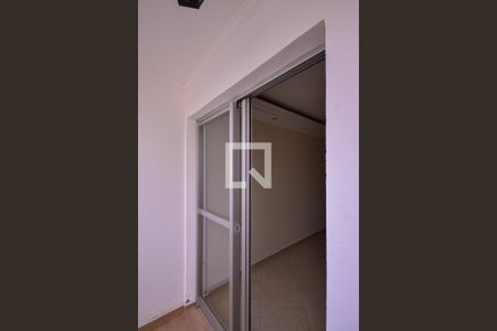 Varanda de apartamento para alugar com 3 quartos, 63m² em Jardim Botucatu, São Paulo