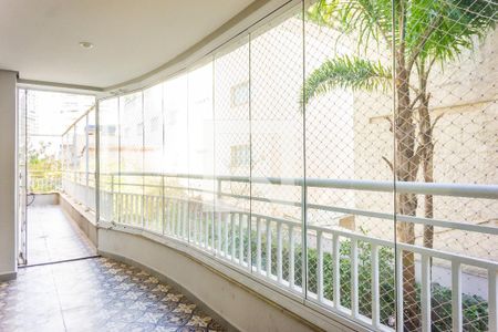 Apartamento à venda com 121m², 3 quartos e 2 vagas Apartamento à venda com 121m², 3 quartos e 2 vagasVaranda