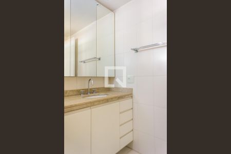 Apartamento à venda com 121m², 3 quartos e 2 vagas Apartamento à venda com 121m², 3 quartos e 2 vagasBanheiro da Suíte