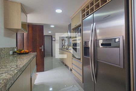 Casa para alugar com 500m², 3 quartos e 4 vagas Casa para alugar com 500m², 3 quartos e 4 vagasCozinha