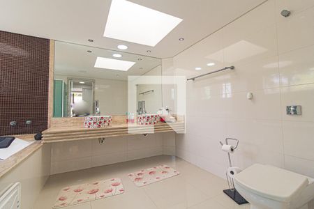 Casa para alugar com 500m², 3 quartos e 4 vagas Casa para alugar com 500m², 3 quartos e 4 vagasBanheiro do Quarto 3