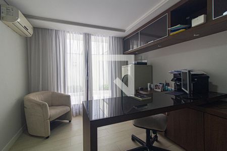 Casa para alugar com 500m², 3 quartos e 4 vagas Casa para alugar com 500m², 3 quartos e 4 vagasEscritório