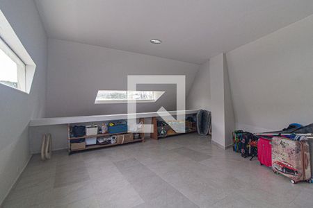 Casa para alugar com 500m², 3 quartos e 4 vagas Casa para alugar com 500m², 3 quartos e 4 vagasÁtico