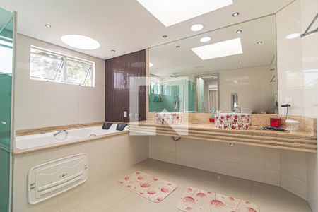 Casa para alugar com 500m², 3 quartos e 4 vagas Casa para alugar com 500m², 3 quartos e 4 vagasBanheiro do Quarto 3