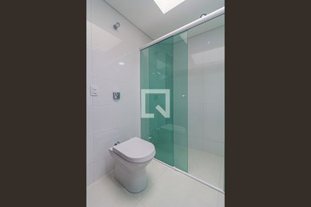 Casa para alugar com 500m², 3 quartos e 4 vagas Casa para alugar com 500m², 3 quartos e 4 vagasBanheiro do Quarto 1