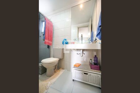 Apartamento à venda com 97m², 3 quartos e 2 vagasBanheiro da suíte