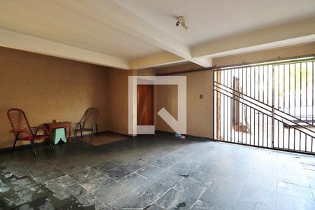 Casa à venda com 340m², 3 quartos e 4 vagasGaragem Casa 2