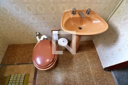 Casa à venda com 340m², 3 quartos e 4 vagasCasa 1 - Banheiro Social