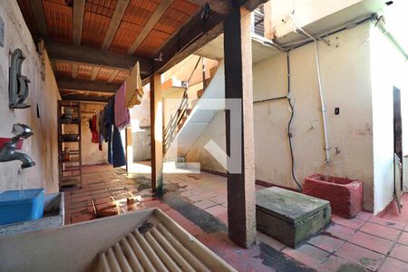 Casa à venda com 340m², 3 quartos e 4 vagasCasa 1 - Área de Serviço