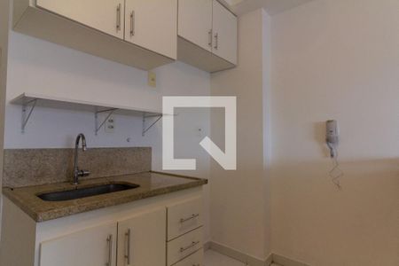 Cozinha de apartamento para alugar com 1 quarto, 47m² em Parque Industrial Tomas Edson, São Paulo