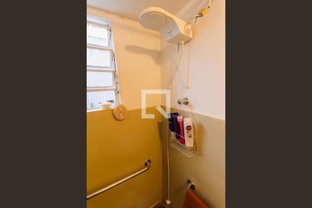 Casa à venda com 240m², 6 quartos e sem vagaCasa 1 Banheiro Chuveiro