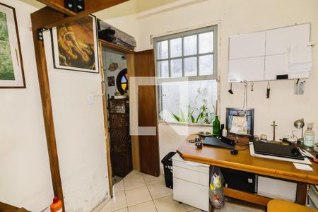 Casa à venda com 240m², 6 quartos e sem vagaCasa 2 Quarto 2