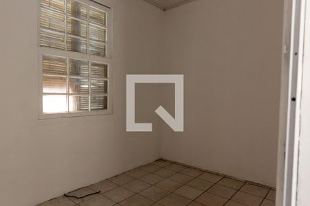 Quarto 2 de casa à venda com 3 quartos, 87m² em Passo da Areia, Porto Alegre