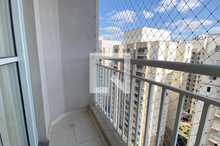 Sacada de apartamento para alugar com 2 quartos, 68m² em Jardim Tupanci, Barueri