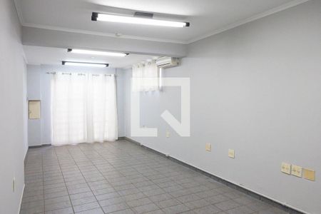 Casa para alugar com 179m², 3 quartos e 3 vagas Casa para alugar com 179m², 3 quartos e 3 vagasSala 2