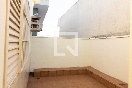 Casa para alugar com 179m², 3 quartos e 3 vagas Casa para alugar com 179m², 3 quartos e 3 vagasQuintal