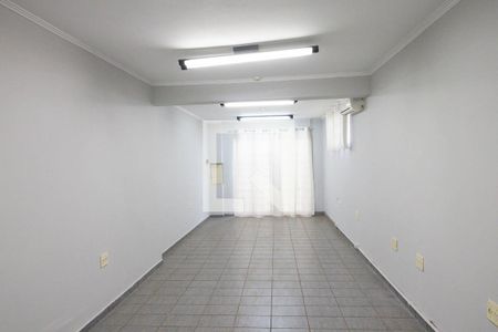 Casa para alugar com 179m², 3 quartos e 3 vagas Casa para alugar com 179m², 3 quartos e 3 vagasSala 2