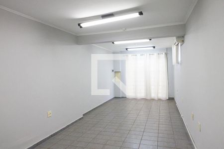 Casa para alugar com 179m², 3 quartos e 3 vagas Casa para alugar com 179m², 3 quartos e 3 vagasSala 2