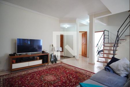 Sala de casa à venda com 3 quartos, 200m² em Jardim São Pedro, Porto Alegre