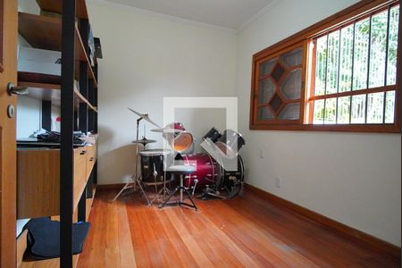 Escritório  de casa à venda com 3 quartos, 200m² em Jardim São Pedro, Porto Alegre