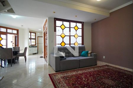 Sala de casa à venda com 3 quartos, 200m² em Jardim São Pedro, Porto Alegre